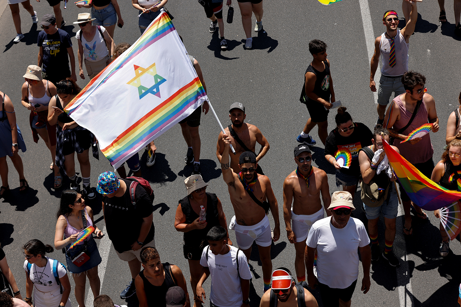 ЛГБТ-прайд в Тель-Авиве собрал больше 100 тысяч человек. Фото - Вот Так