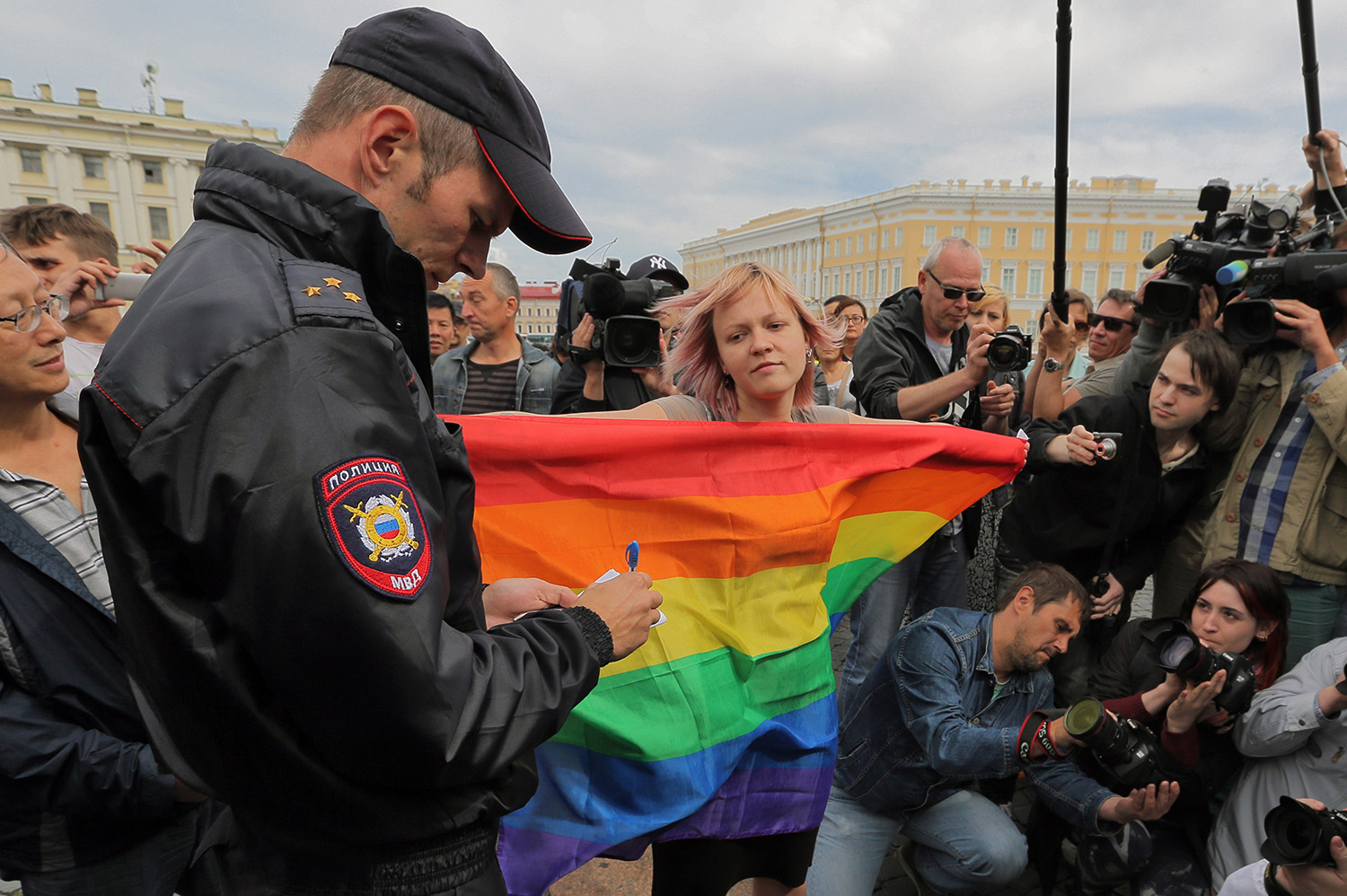Минюст собирается признать движение ЛГБТ экстремистским - Вот Так